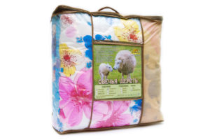 Одеяло «Шерсть овечья» стандарт (300 г/м2) (цветной п/э)
